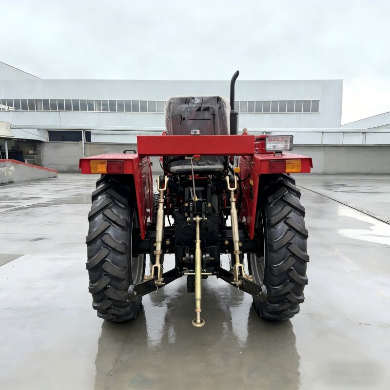 Tractor de cuatro ruedas vehículo agrícola versátil perfecto para la preparación del suelo cultivo y transporte de suministros agrícolas