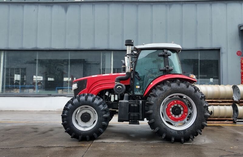 Good Quality Best Price 4WD Agricultural 80HP Wheel Tractor Farm Tractor with Diesel Engine and Pump Automatic